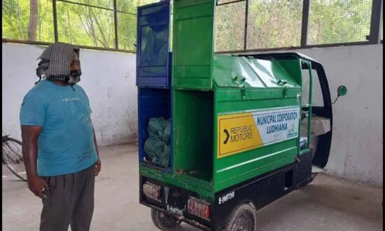 E-rickshaw for garbage collection.jpg