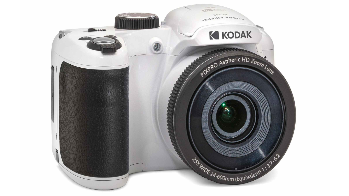 kodak PIXPRO AZ255 full body .png
