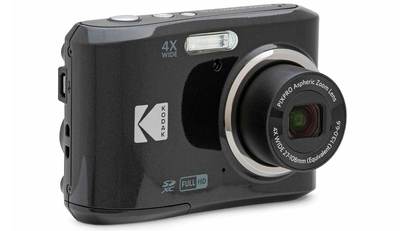 kodak PIXPRO FZ45 full body.png