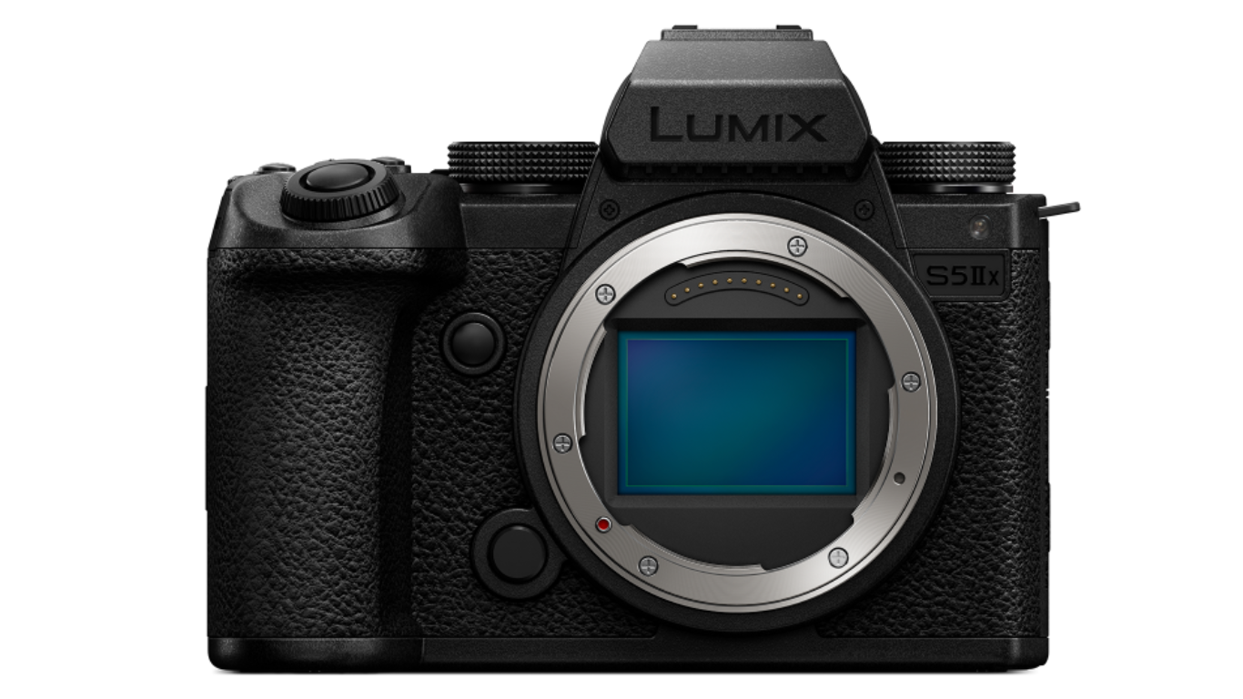panasonic LUMIX S5IIX DC-S5M2XGW fornt .png