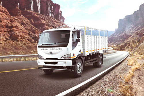 BOSS Ashok Leyland BOSS 1215 4500/FSD/20 ft Price in India