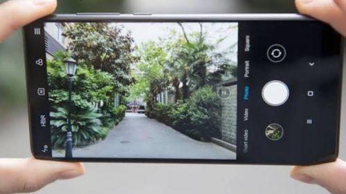 phones (4).jpg phones (4).jpg